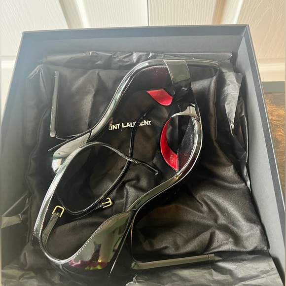 Great condition .. wore once ! Saint laurent amber strap sandal 6.5 - Picture 3 of 13